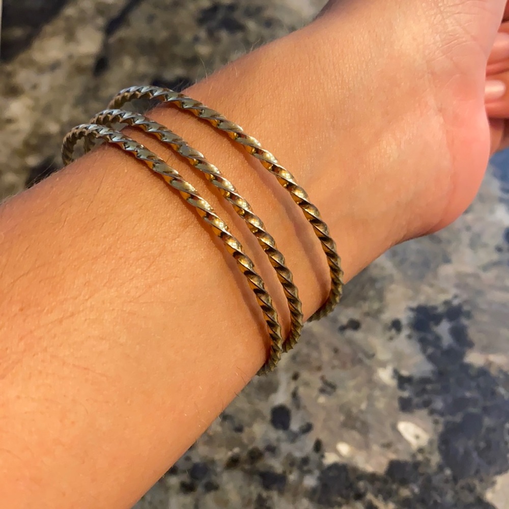Goldtone Bangle Set! 💛❤️‍🔥